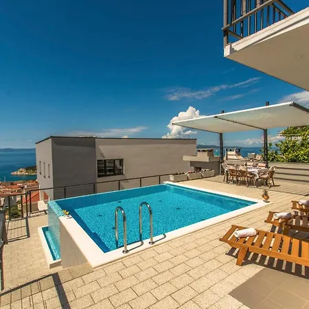 Sleeps 8 With Pool Air Con And Wifi Villa Makarska