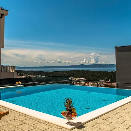 Sleeps 8 With Pool Air Con And Wifi Villa Makarska